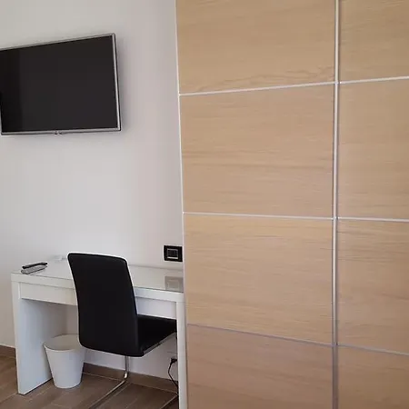 Luce Di Luna Luxury Suites *