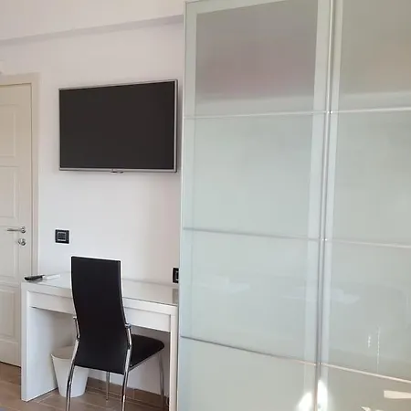 Luce Di Luna Luxury Suites *