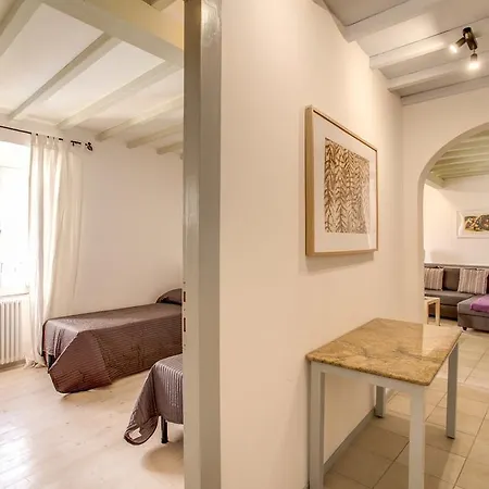 Apartment Three Bedroom Campo Dei Fiori Rome