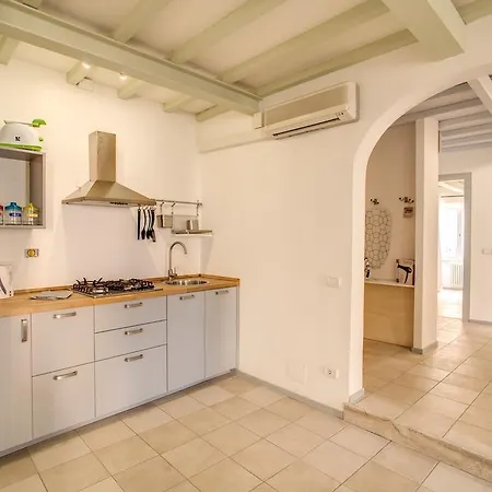 Apartment Three Bedroom Campo Dei Fiori *