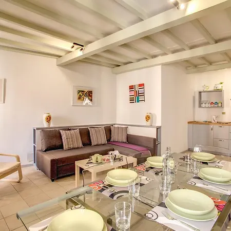 Apartment Three Bedroom Campo Dei Fiori Rome