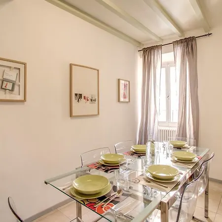 Three Bedroom Campo Dei Fiori Apartment *