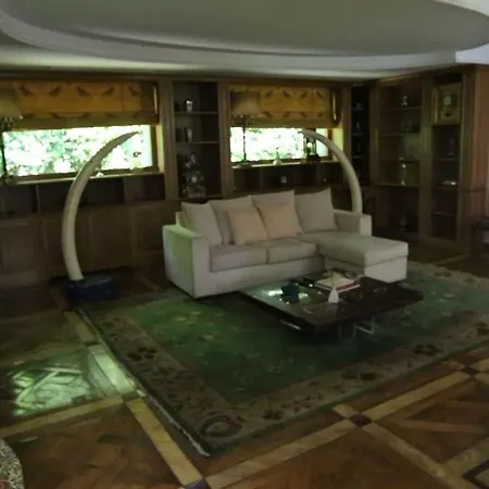 Holiday home Candia House