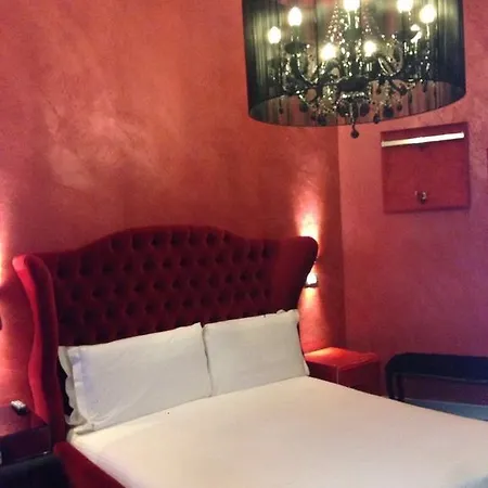 Irooms Station Affittacamere 4*