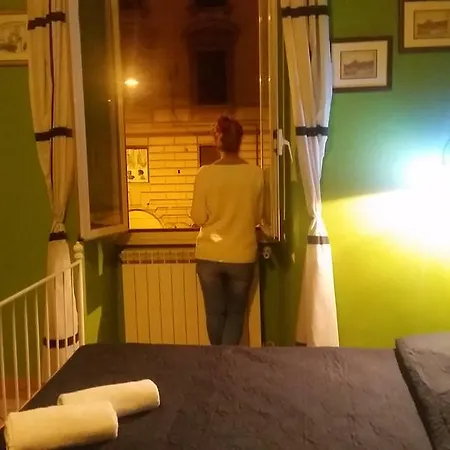 Parisa Guest house 2*