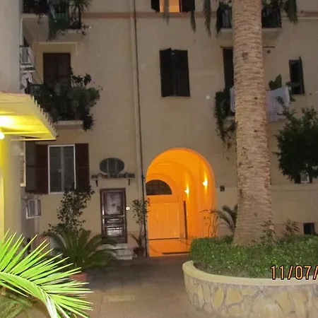 Maison De Chantal Apartment