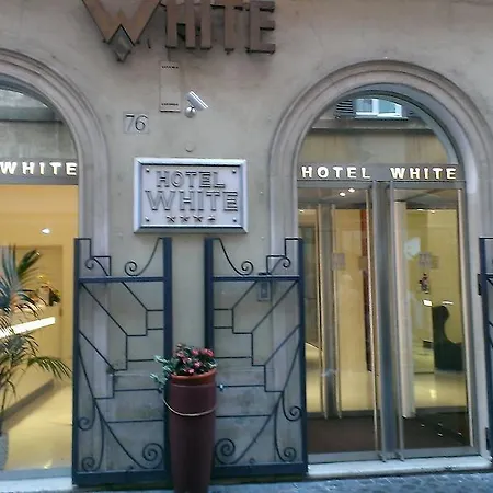 מלון White 4*