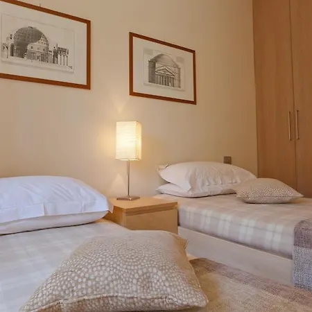Apartment In Trastevere