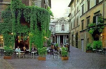 Hotell In And Out Piazza Navona Rom