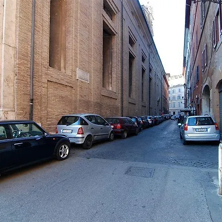 In And Out Piazza Navona
