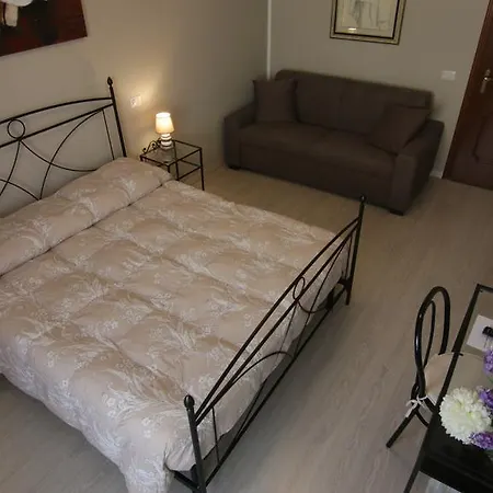 فندق مبيت وإفطار La Perla Di روما