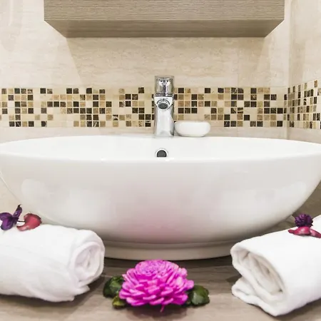 Bed & Breakfast Domus Trevi Rome