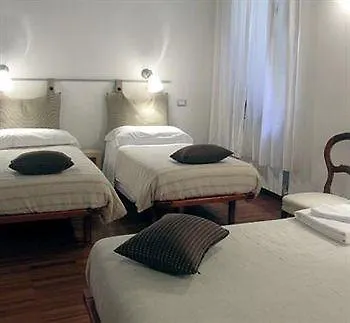 Bed and breakfast Arco Del Lauro 3*