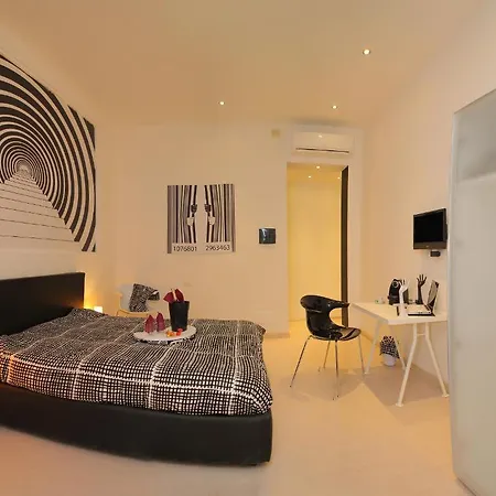 Bed & Breakfast Chroma Italy - Ena 2*