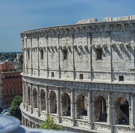 Colosseum Corner Roma