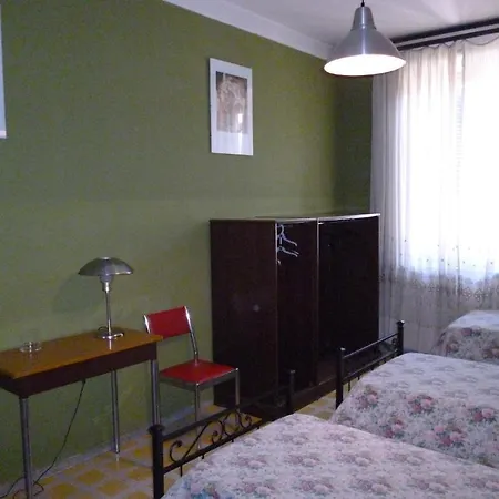 Hotel Giamaica For Girls & Ladies Only Rome