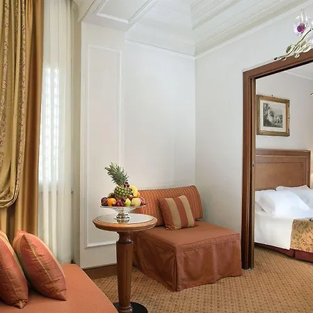 Hotel Pinewood Roma