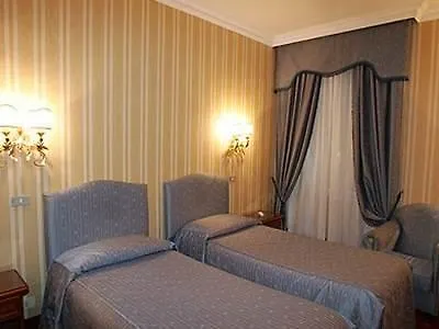 מלון Sistina 4*