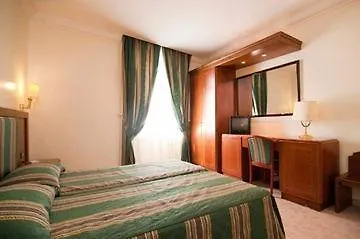 Raeli Siracusa 3* Rome