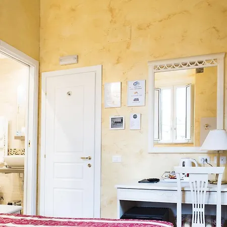 Domus Trevi Bed & Breakfast