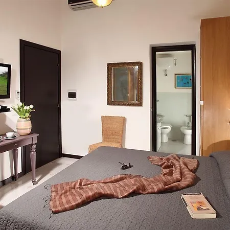 House Bed & Breakfast 2*