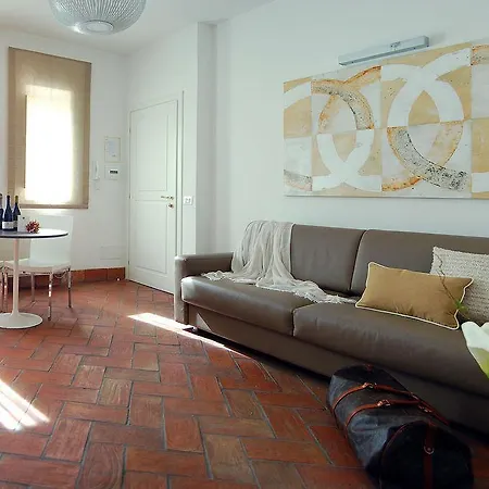 Navona Luxury Aparthotel 2*