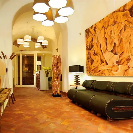 Navona Luxury Aparthotel 2*