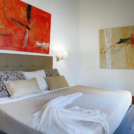 Navona Luxury Aparthotel 2*