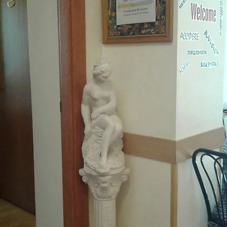 Margaret Hotel 2*