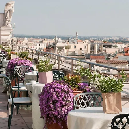 Marriott Grand Flora Hotel Řím
