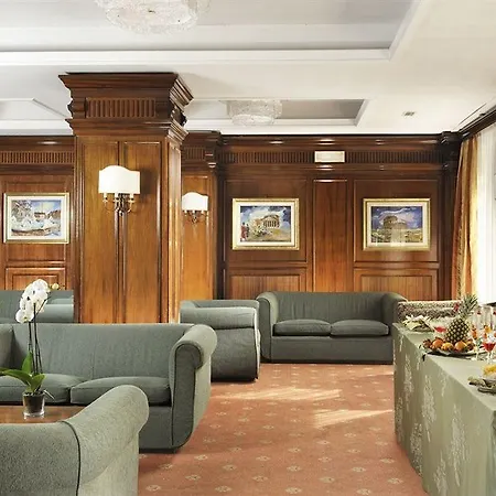 Hotel Beverly Hills 4*