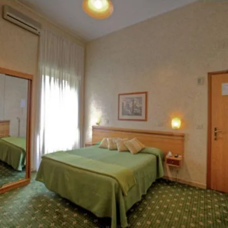 Hotel Embassy