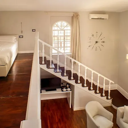 Les Fleurs Luxury House