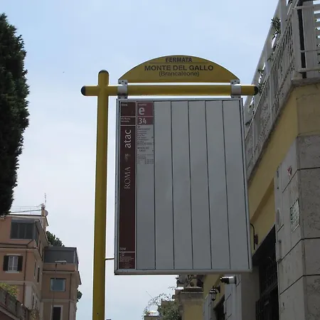 Holiday home Casa Vacanze Ferrari Al Vaticano