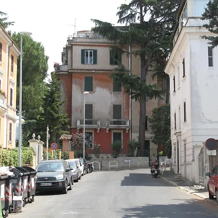 Holiday home Casa Vacanze Ferrari Al Vaticano *