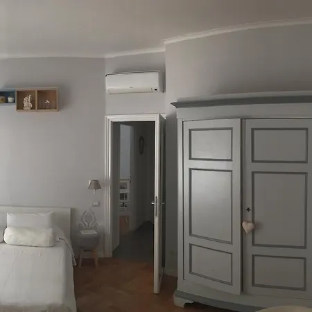Bed & Breakfast Maru Shelter *