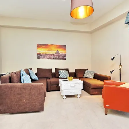 Oksana's Bernadette Apartment *