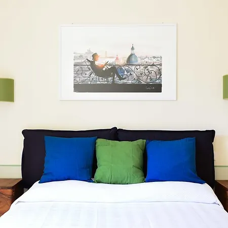 Bright And Comfy 3 Bedroom In Monti Appartement
