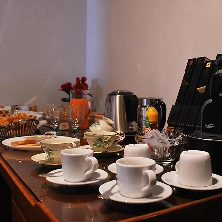 Bed & Breakfast Attico 203 *