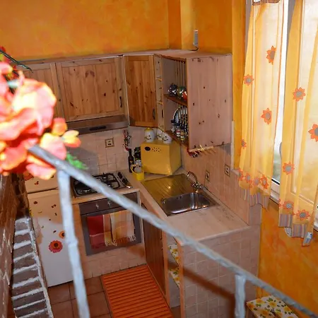 Apartment La Casetta Gialla Di Edoardo