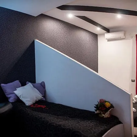Guest house 121 Candia Rome