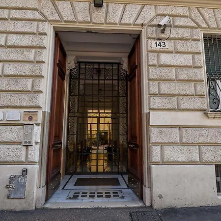 Domus Clara 3* Roma