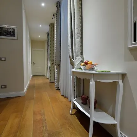 Domus Clara Pensión 3*