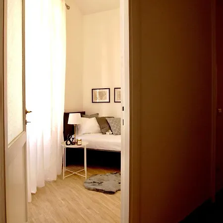 Ostia Domus In Laterano Apartament *