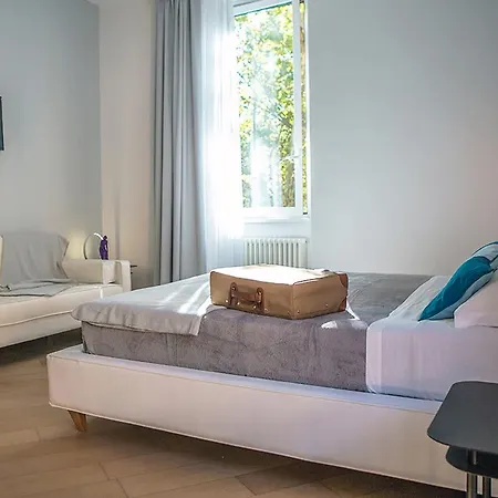 Milizie 76 Gallery Rome