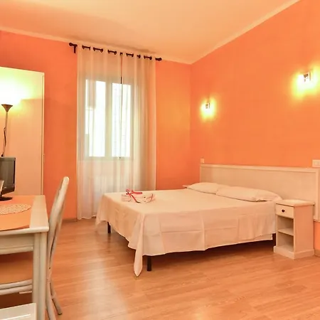 Claudia 3* Rome