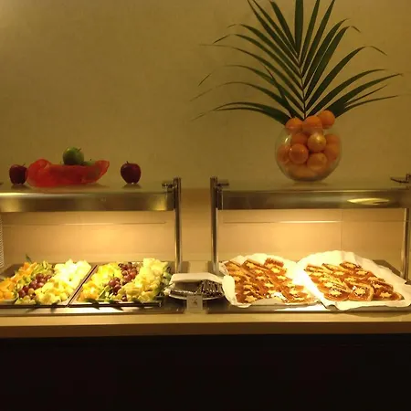 Domus Australia Hotel 4*