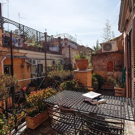 Apartment Pantheon Square Family *