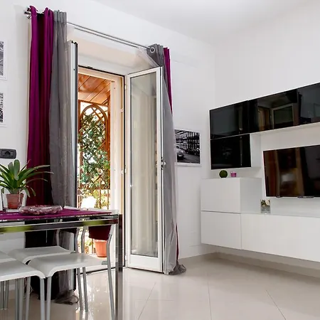 Enea 86 Apartment Rome