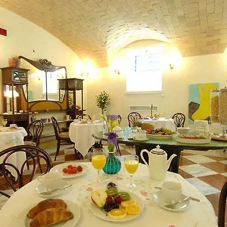 Hotel Emona Aquaeductus 4*
